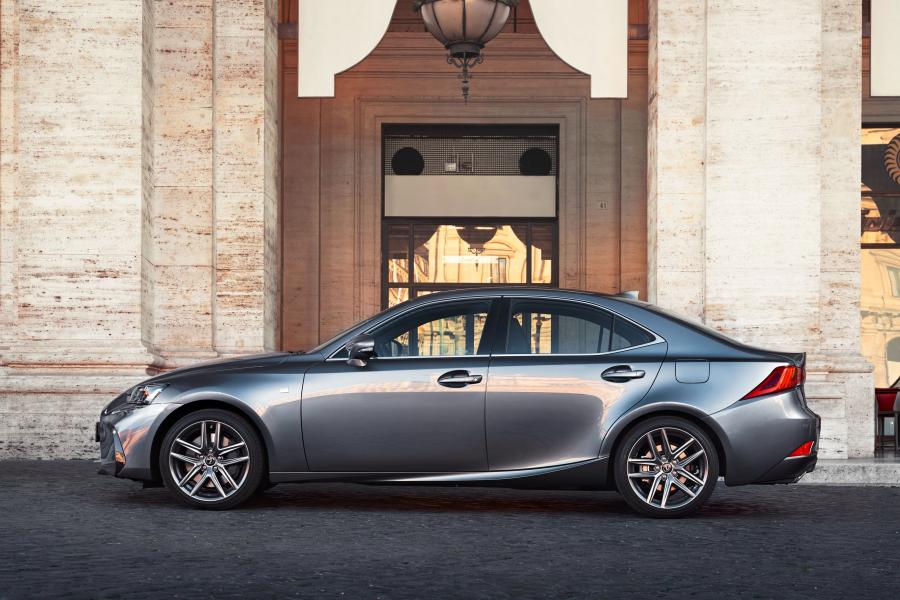  Lexus IS200t F-Sport 2016 года  (WW) (фото 26 из 35)